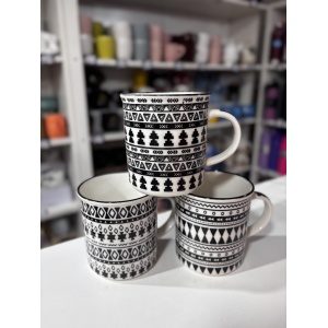 TAZA CON LINEAS Y FORMAS GEOMETRICAS