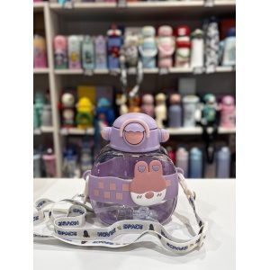 BOTELLA INFANTIL PLASTICO TIPO CANTIMPLORA CON CORREA 850ML