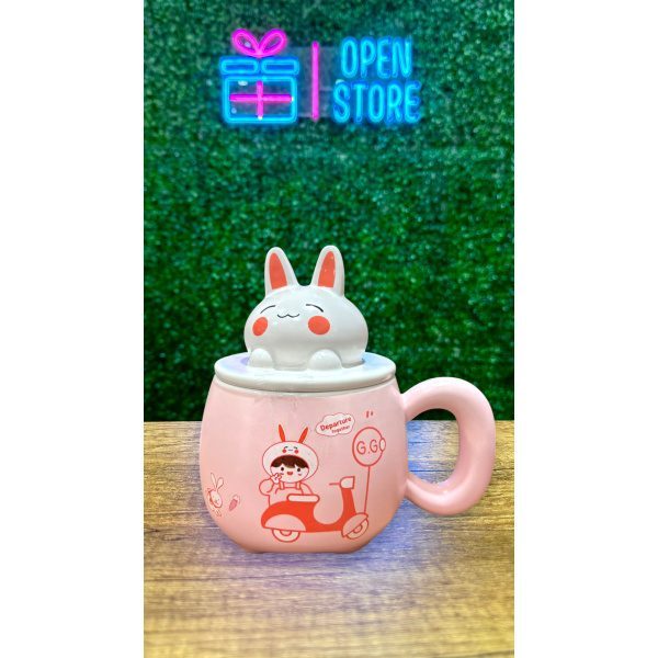 TAZA CON TAPA Y CUCHARA CONEJO ROSA - Imagen 2