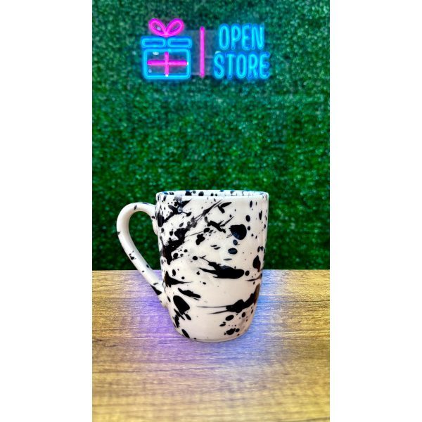 TAZA ESTOCOLMO (BLANCA CON MANCHAS NEGRAS)