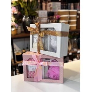 SET SPA 4 PIEZAS -2 ESPONJAS+SEPARA DEDOS+PIEDRA POMEZ- EN CAJA