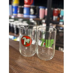 PACK 2 VASOS 7UP EN CAJA