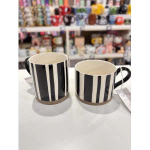 TAZA LINEAS BLANCO Y NEGRO