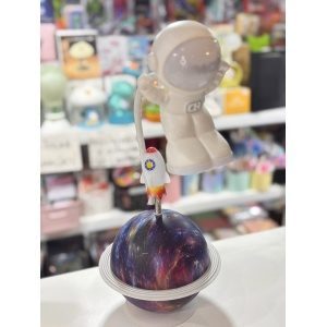 LAMPARA INFANTIL PLANETA CON ASTRONAUTA